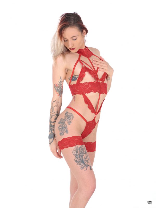 Femme portant le body noel en rouge